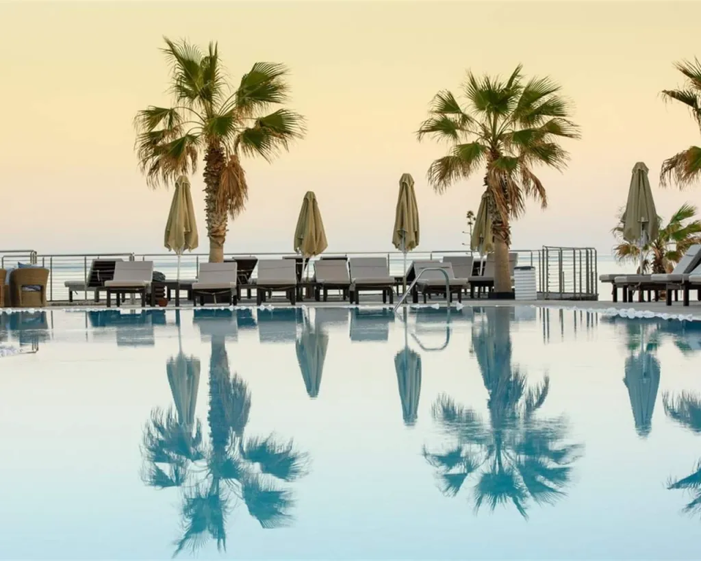 Ikaros Beach Luxury Resort & Spa Adults Only, Iraklion, Grčka — plaža