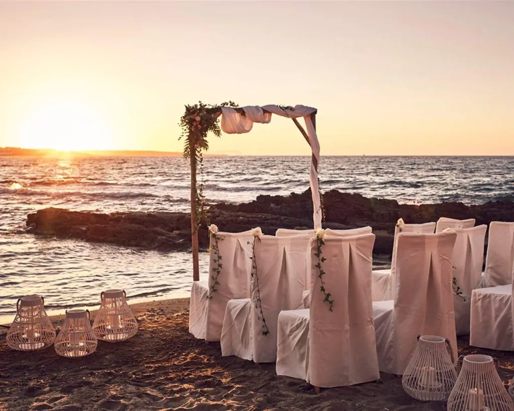 Ikaros Beach Luxury Resort & Spa Adults Only, Iraklion, Grčka — plaža
