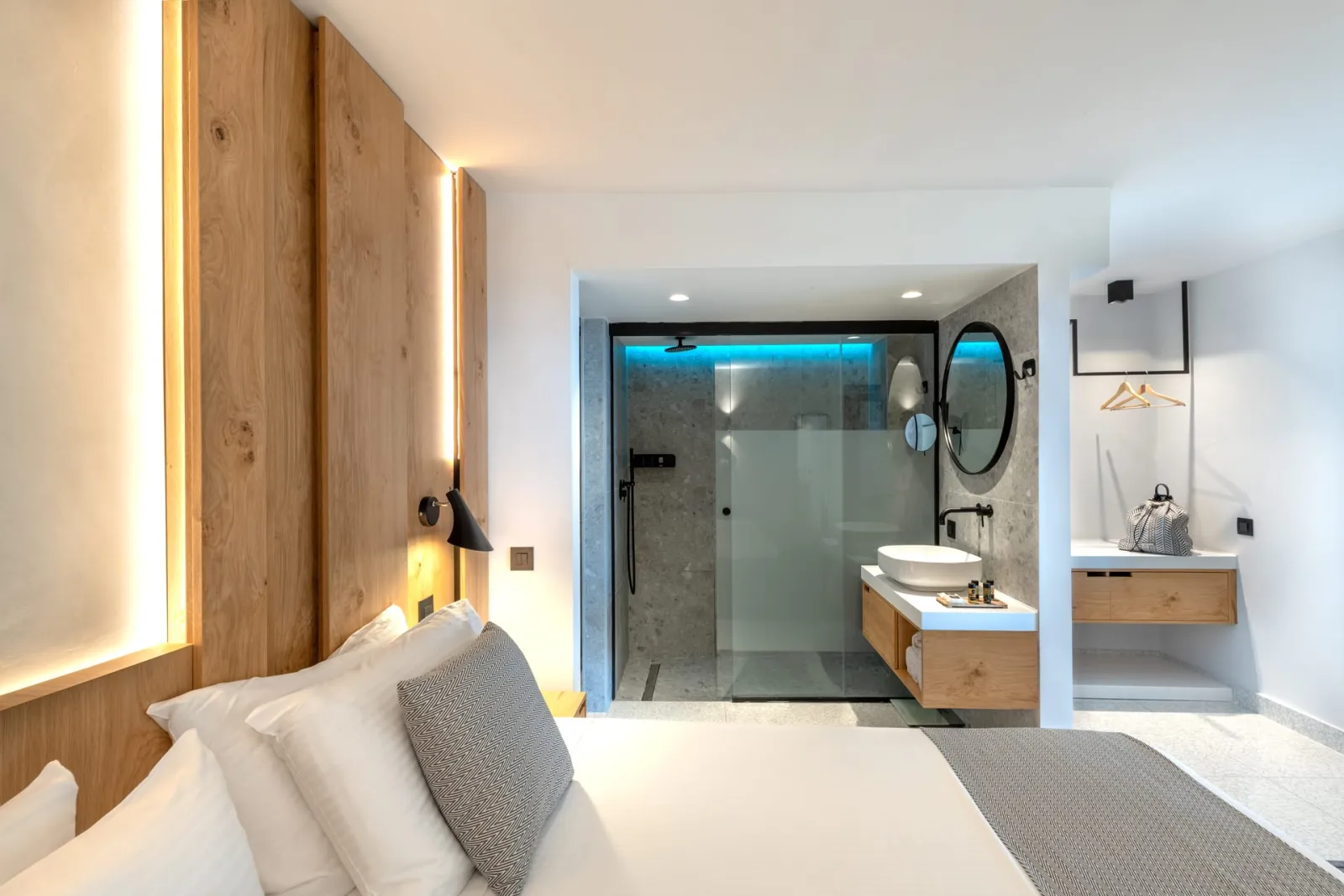Ikaros Beach Luxury Resort & Spa Adults Only, Iraklion, Grčka — BUNGALOW OUTDOOR JACUZZI