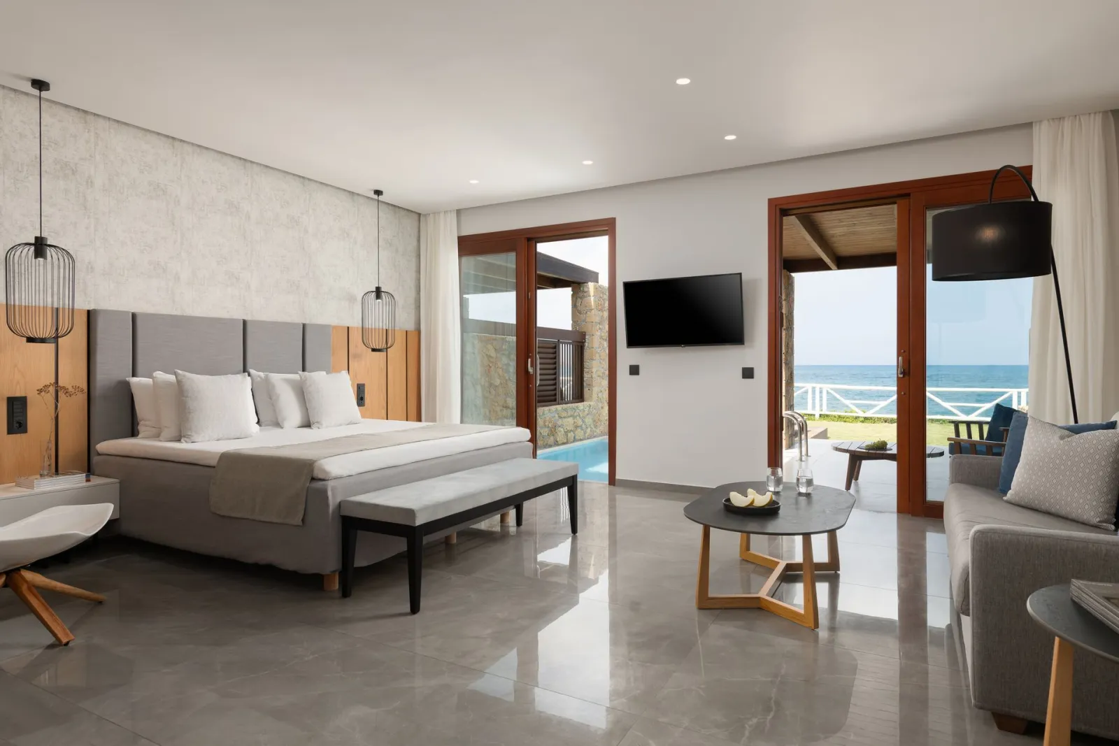 Ikaros Beach Luxury Resort & Spa Adults Only, Iraklion, Grčka — JUNIOR SUITE SEA FRONT WITH PRIVATE POOL