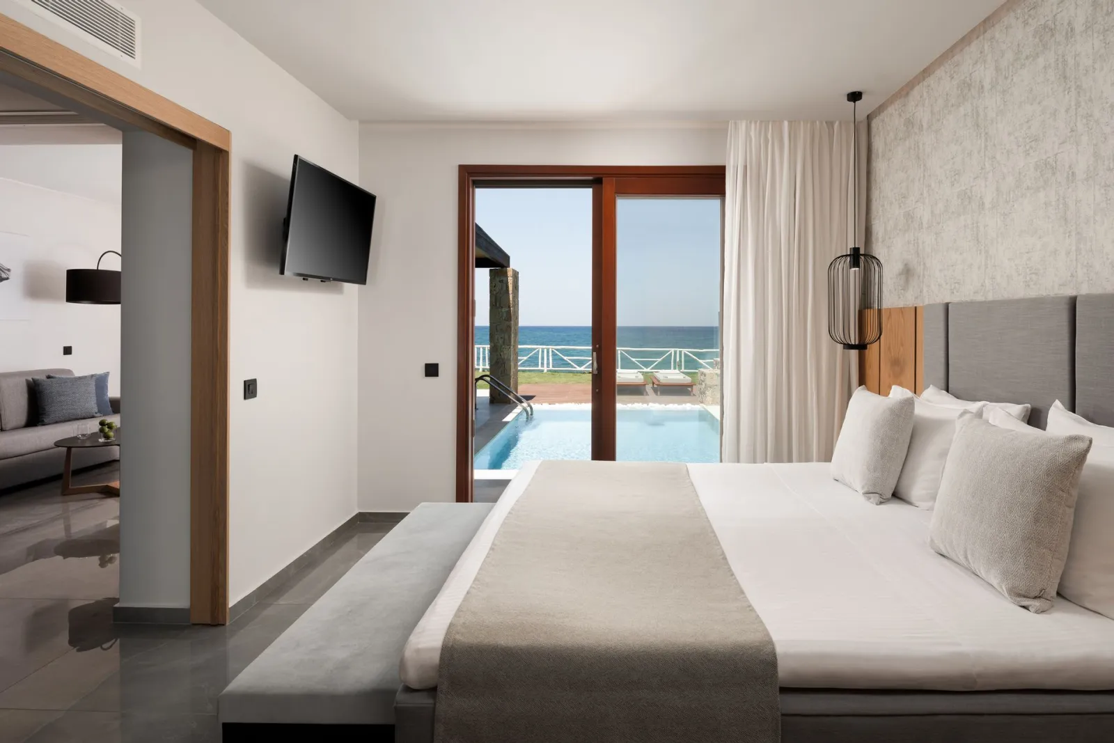 Ikaros Beach Luxury Resort & Spa Adults Only, Iraklion, Grčka — LUXURY SUITE SEA FRONT WITH PRIVATE POOL