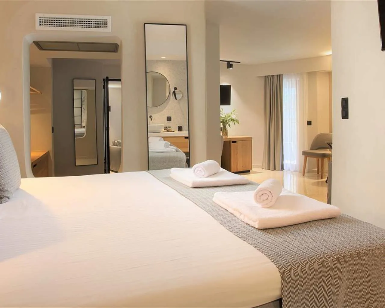 Ikaros Beach Luxury Resort & Spa Adults Only, Iraklion, Grčka — Room  Superior Sea View