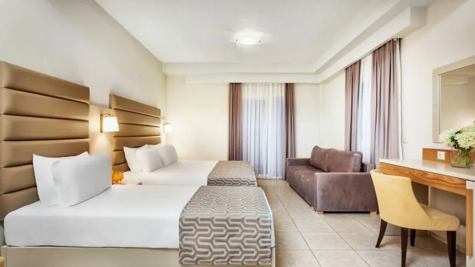 Poseidon Palace, Leptokarija, Grčka — Deluxe Triple Room
