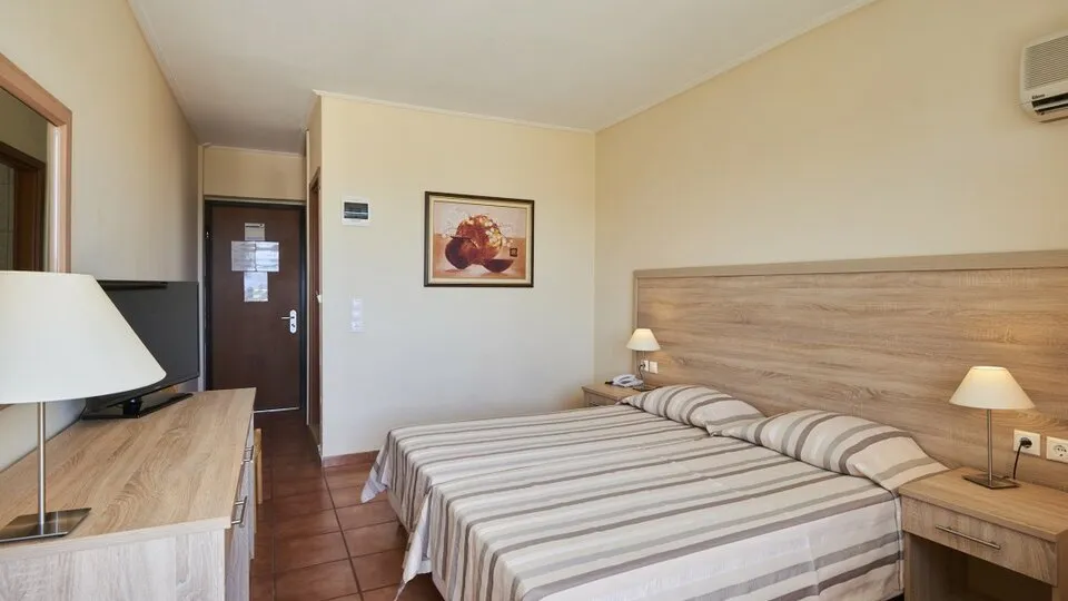 Nautica Bay, Porto Heli, Grčka — Standard Room Main Block