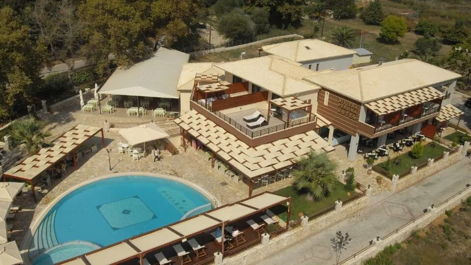 Riviera Perdika, Karavostasi – Perdika