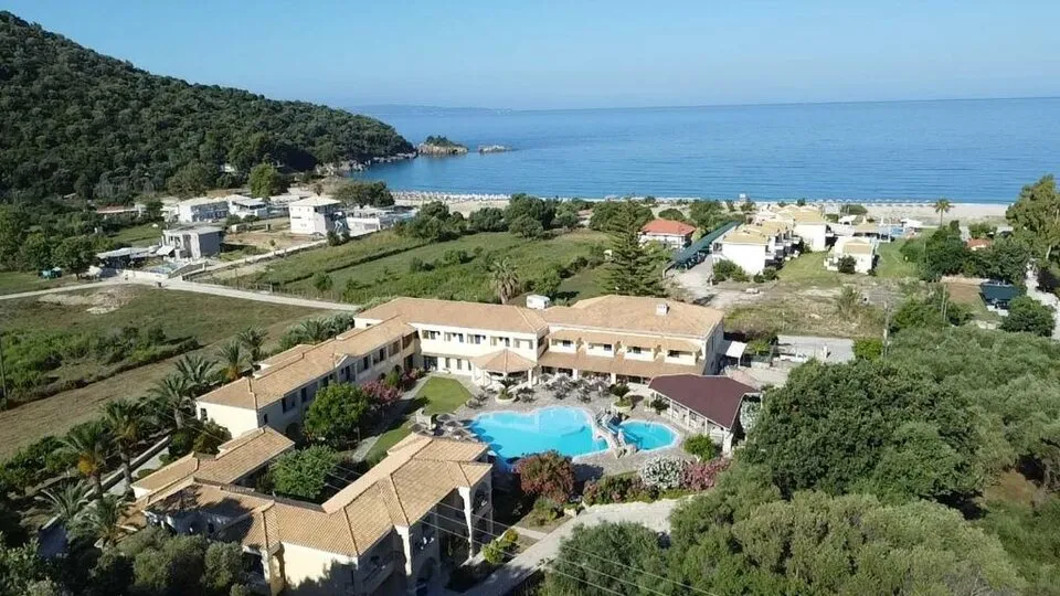 Karavostasi Beach, Karavostasi – Perdika, Grčka — fotografija 1