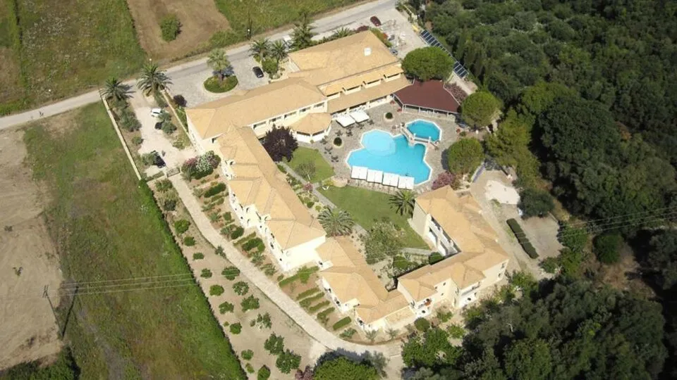 Karavostasi Beach, Karavostasi – Perdika, Grčka — fotografija 9