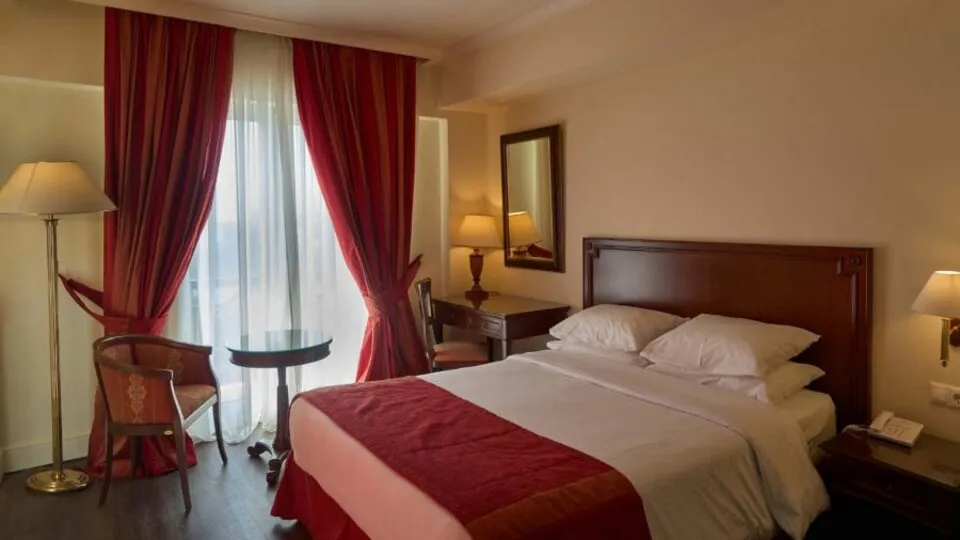 Volos Palace, Volos, Grčka — Classic Room City View
