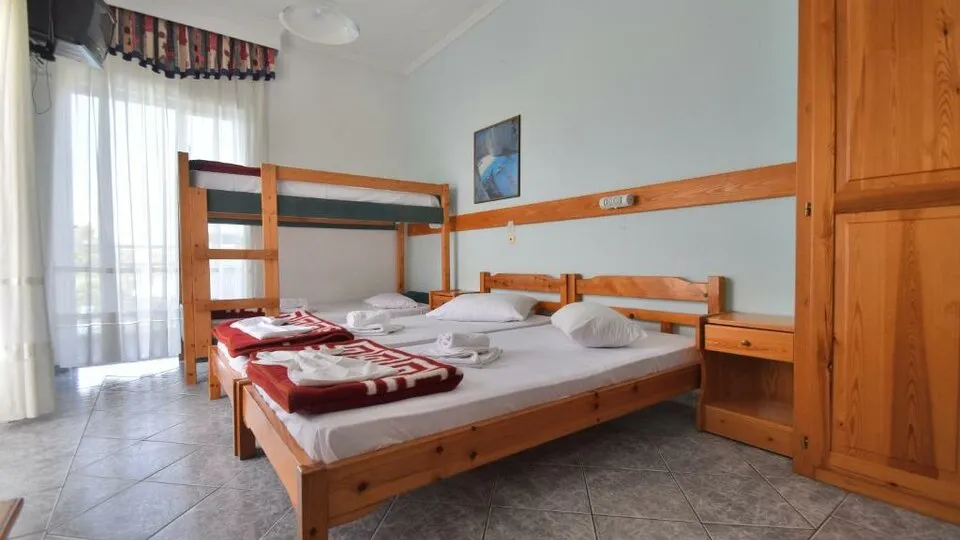 Livithra, Skotina, Grčka — Standard room bunk beds