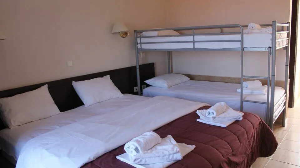 Paradise Kriopigi, Kriopigi, Grčka — Quadruple Room Ground floor