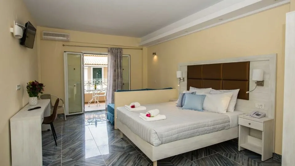 Ninos Amour Holiday Resort, Sidari, Grčka — Junior Suite Garden View