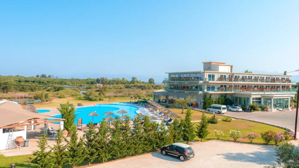 Ninos Laguna Holiday Resort, Aharavi