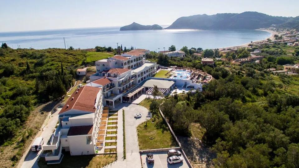 Ninos Saint George Palace, Agios Georgios