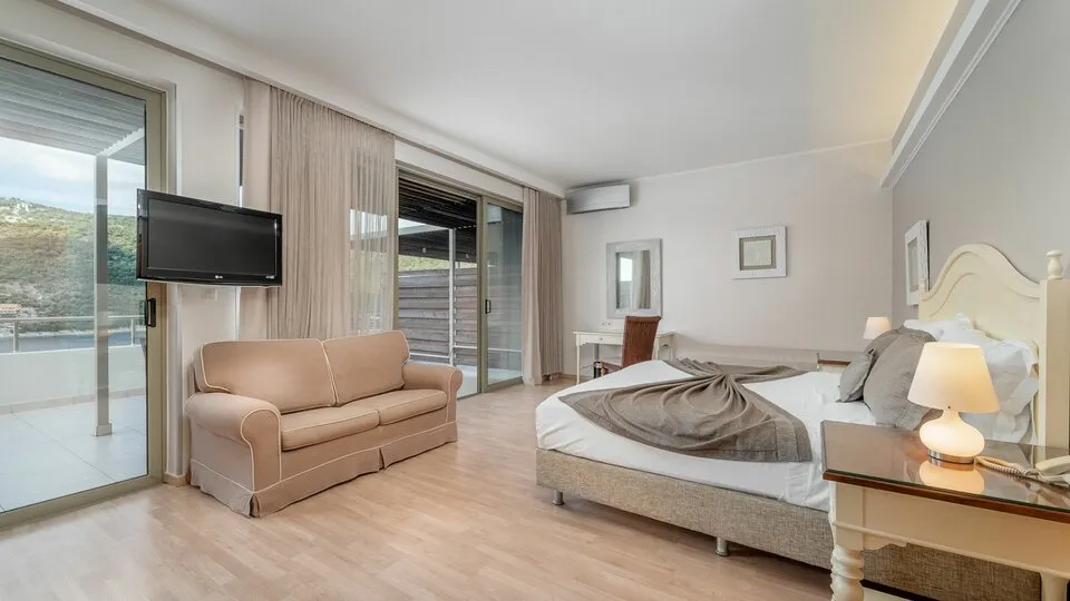 San Nicolas Resort, Mikros Jalos, Grčka — Junior Suite Sea View