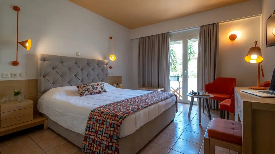 Flisvos Royal Hotel & Suites, Tolo, Grčka — Standard Room Garden View