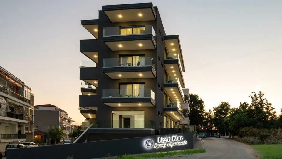 Light Blue Luxury Apartments, Nea Kalikratija