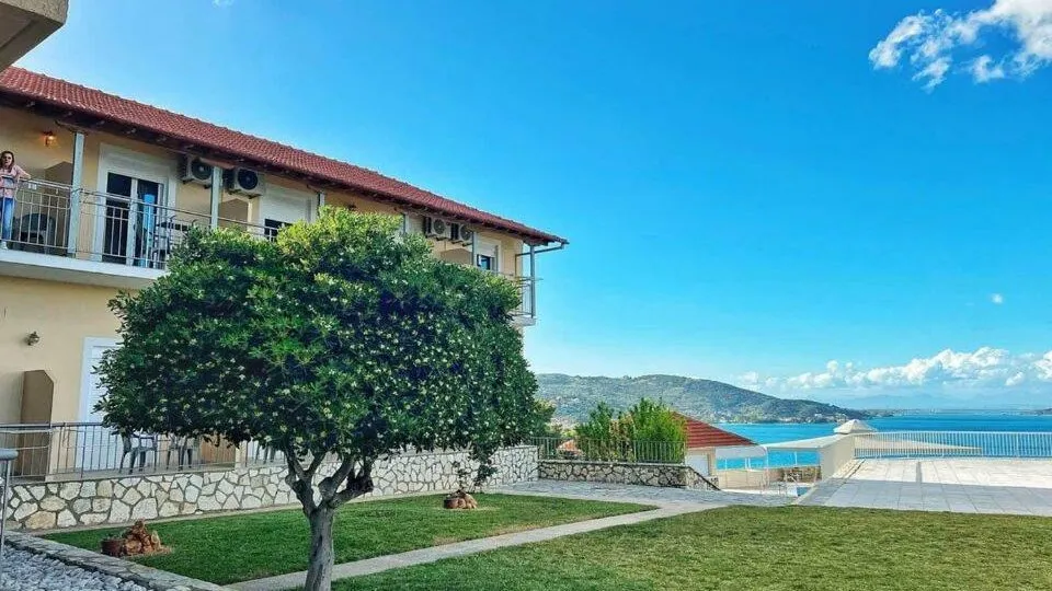 Sunrise Hotel, Nikiana