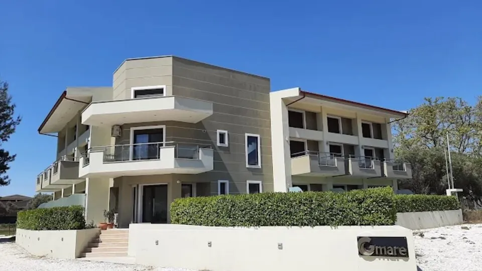 Gmare Suites, Gerakini