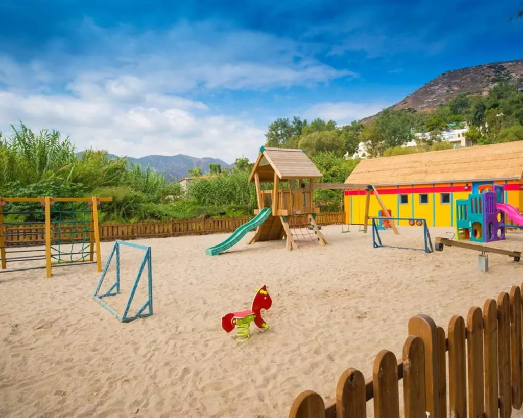 Fodele Beach and Waterpark Holiday Resort, Fodele, Grčka — plaža