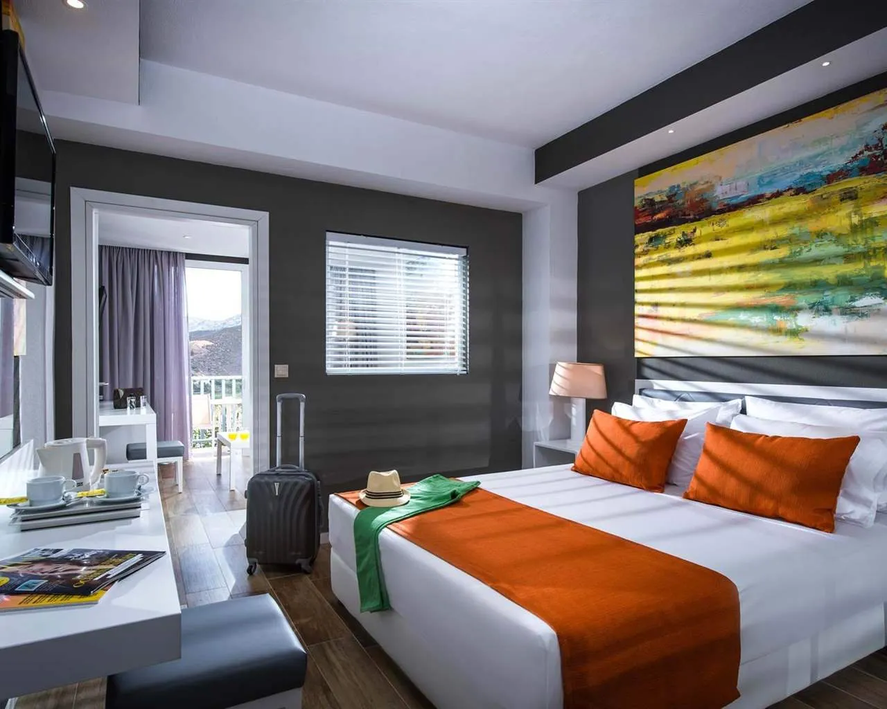 Fodele Beach and Waterpark Holiday Resort, Fodele, Grčka — Room Sunset (extra beds - sofa beds)