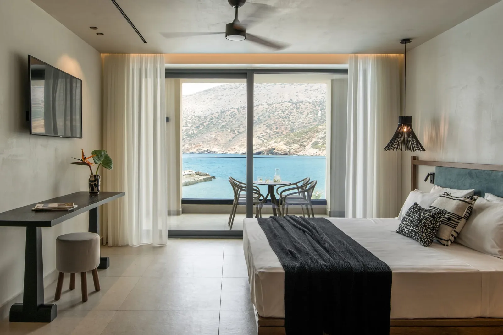 Fodele Beach and Waterpark Holiday Resort, Fodele, Grčka — Sea Front Family Room