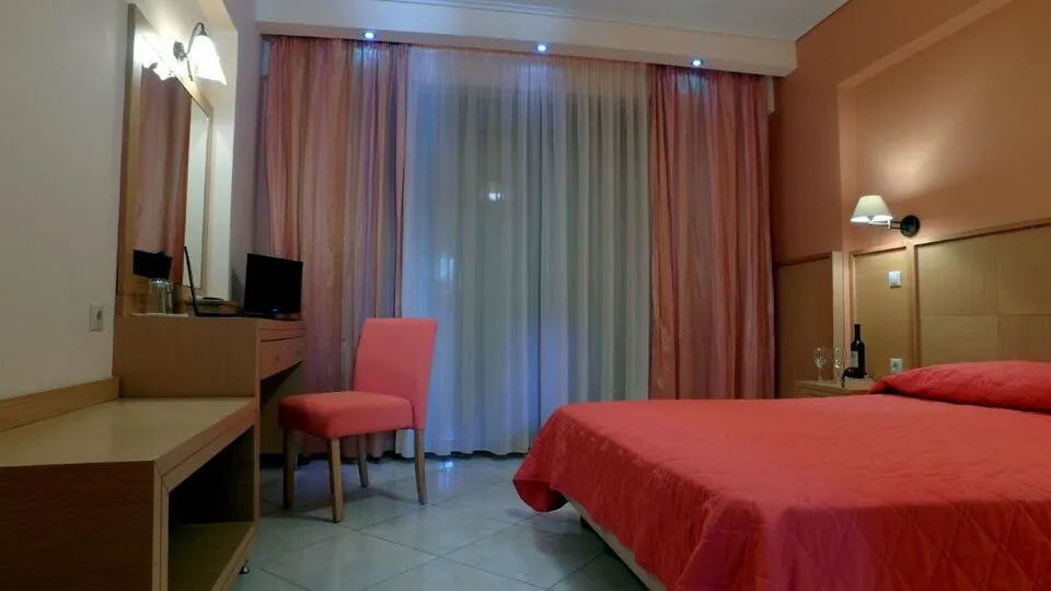 Evia Hotel & Suites, Marmari, Grčka — fotografija 15