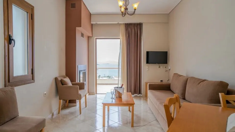 Evia Hotel & Suites, Marmari, Grčka — fotografija 16