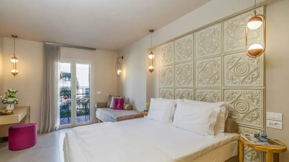 Ionian Plaza Hotel & Spa, Argostoli, Grčka — Junior Suite with Hot Tub