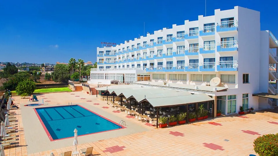 Polycarpia Hotel, Pernera, Kipar