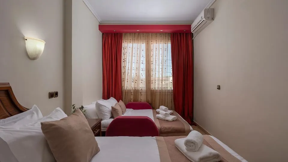 Filippos Hotel Halkidiki, Nea Mudanja, Grčka — Family Room