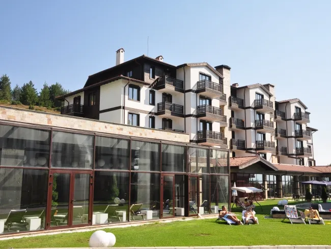 3 Mountains, Razlog