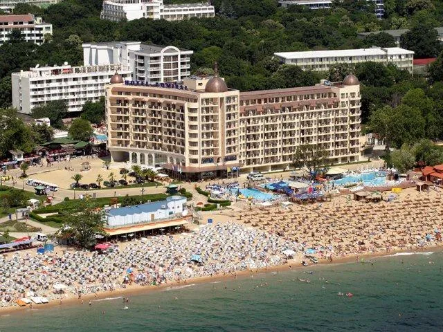Admiral, Zlatni Pjasci