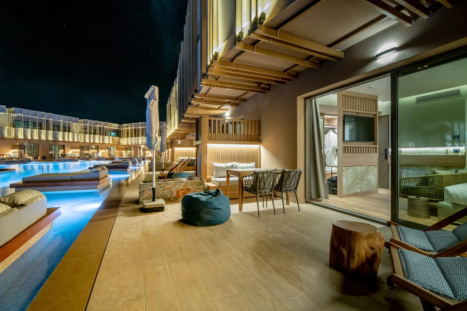 Senseana Sea Side Resort & Aquadventure, Iraklion, Grčka — Petite Suite with Pool Access