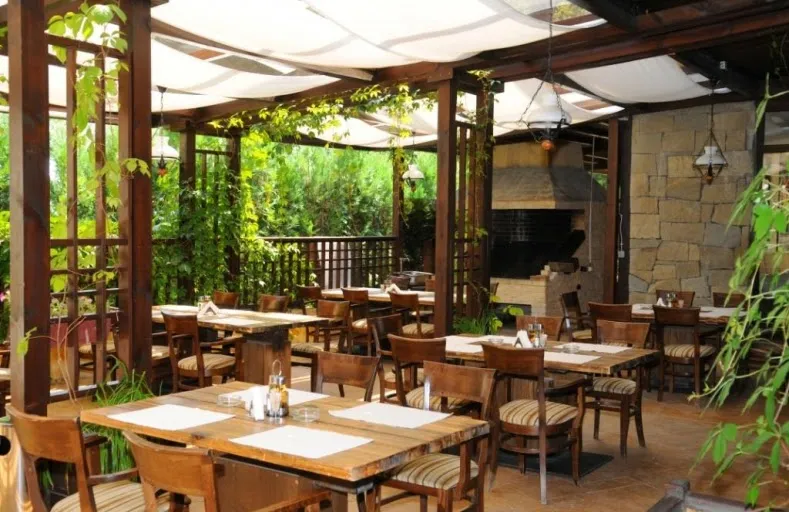 Gardenia Park Hotel, Bansko, Bugarska — vrt