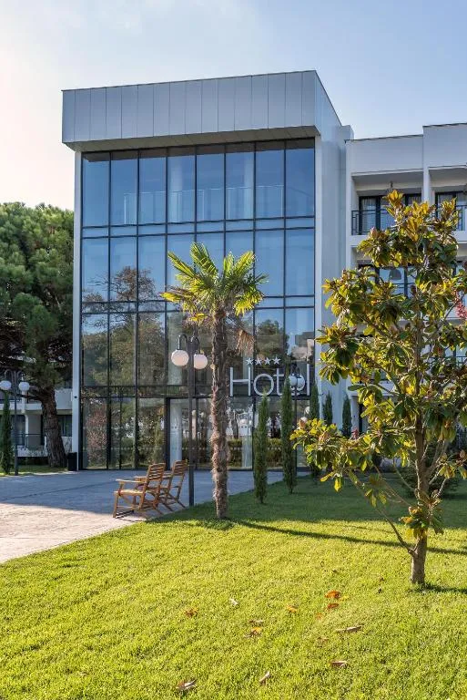 Ihotel, Sunčev Breg