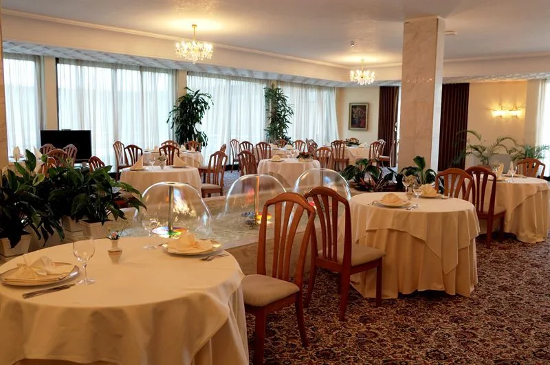 Palace Sunny Day, Sani Dej, Bugarska — fotografija 3