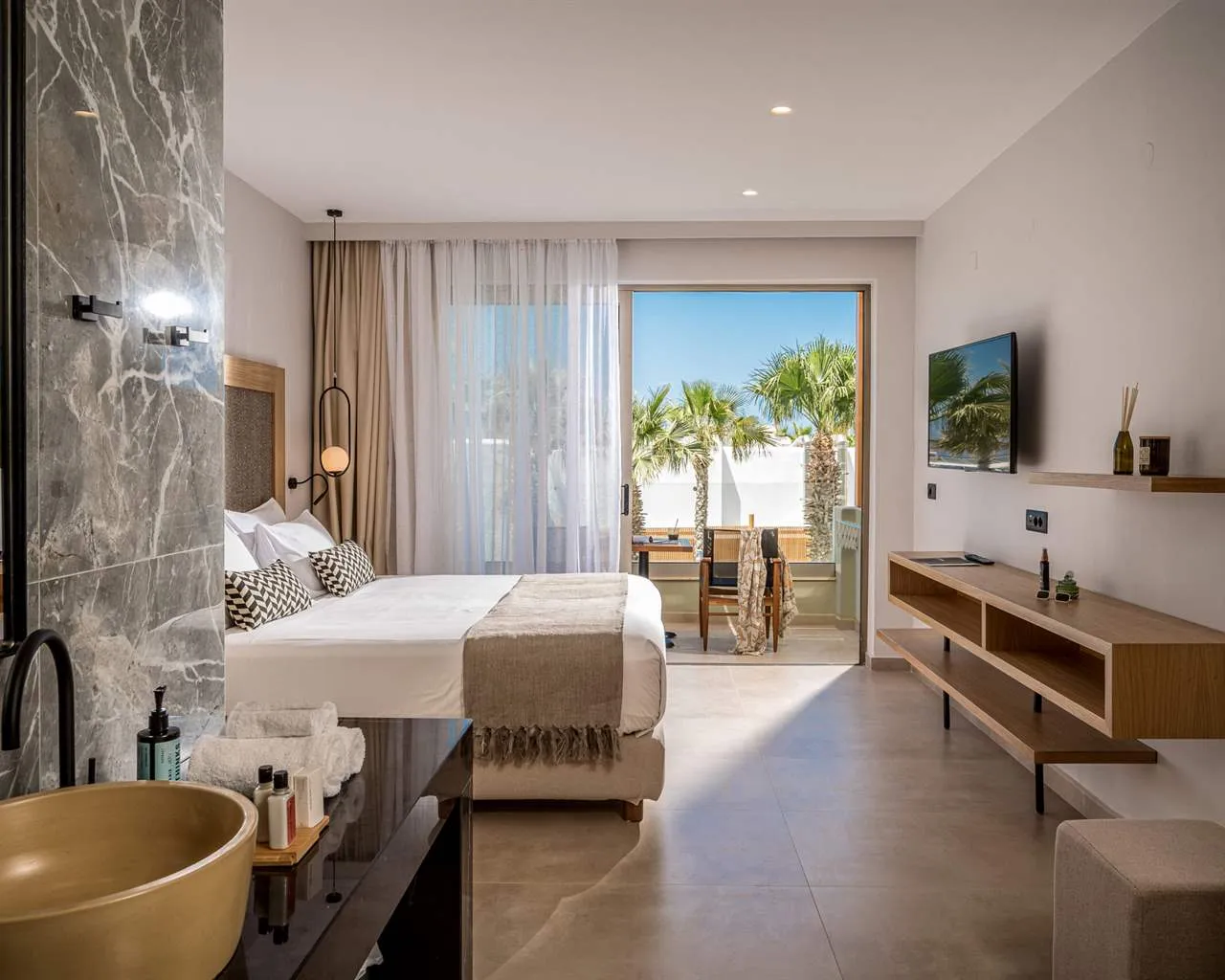 Stella Palace Resort and Spa, Iraklion, Grčka — Double Room Hot Tub Garden View
