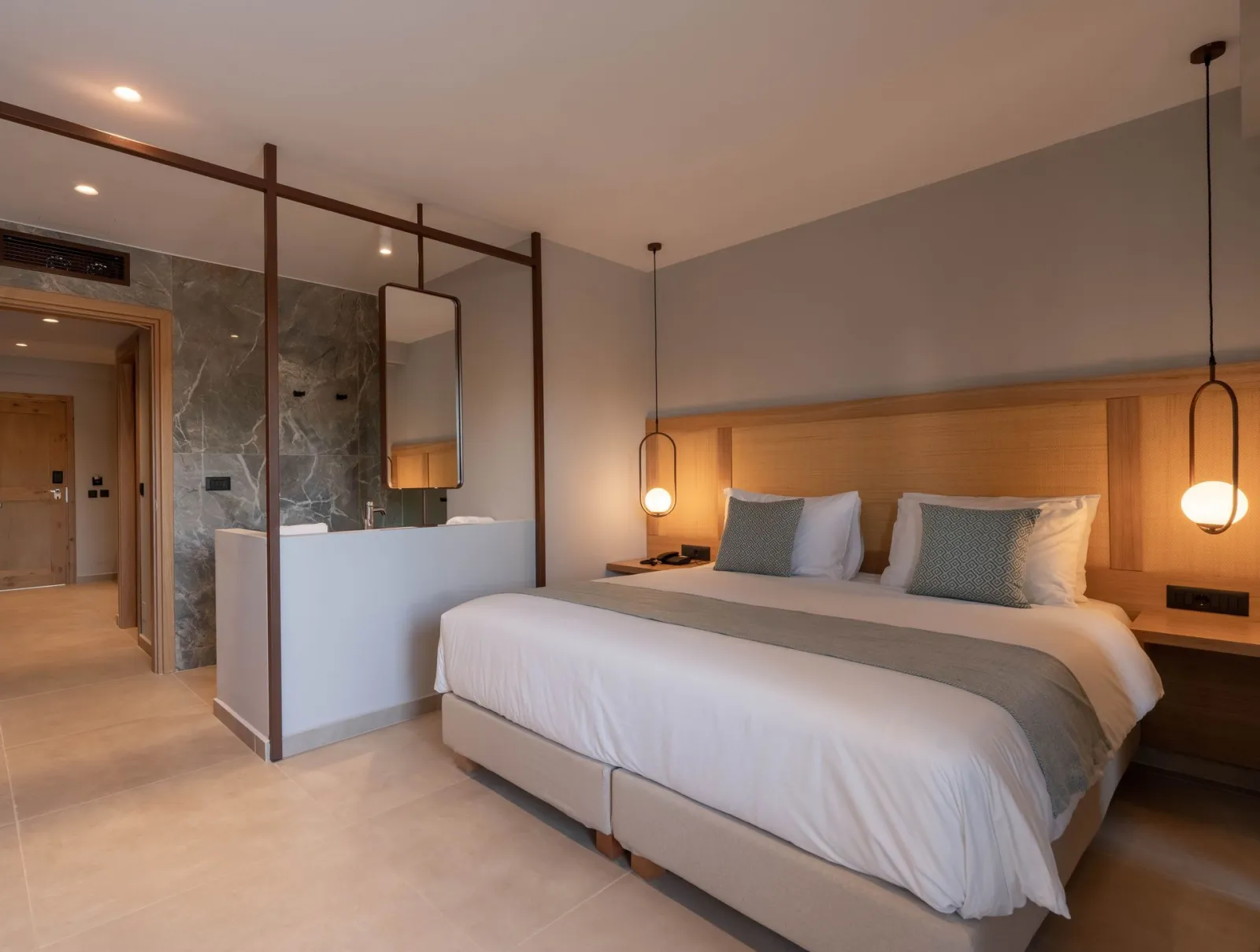 Stella Palace Resort and Spa, Iraklion, Grčka — Family Suite Pool view with Sharing Pool