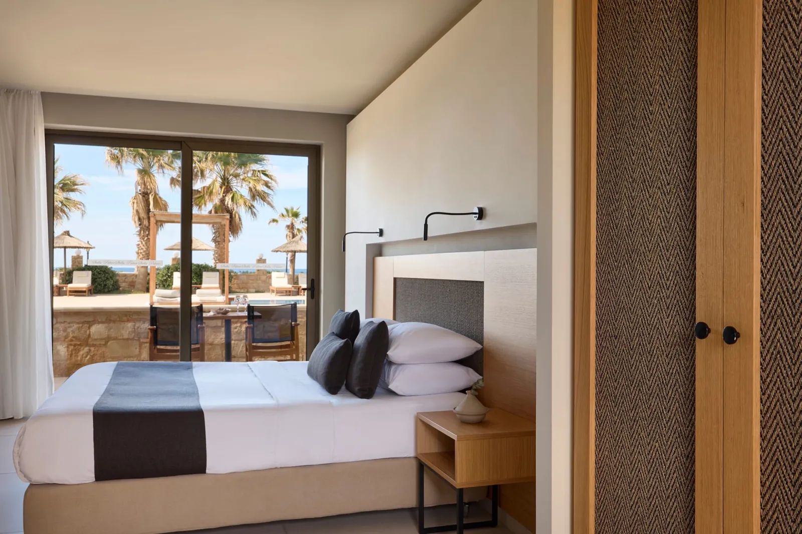 Stella Palace Resort and Spa, Iraklion, Grčka — Superior Room with Sea View and Sharing Pool