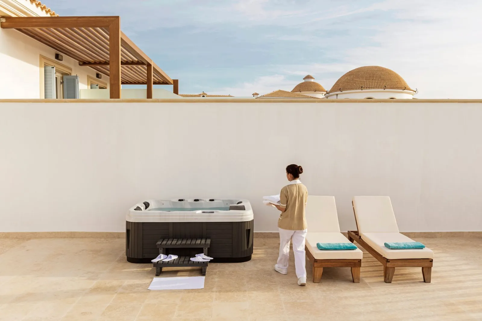 Mitsis Selection Laguna, Hersonisos, Grčka — Bungalow Sea View with outdoor Whirlpool Spa (JAZZI)