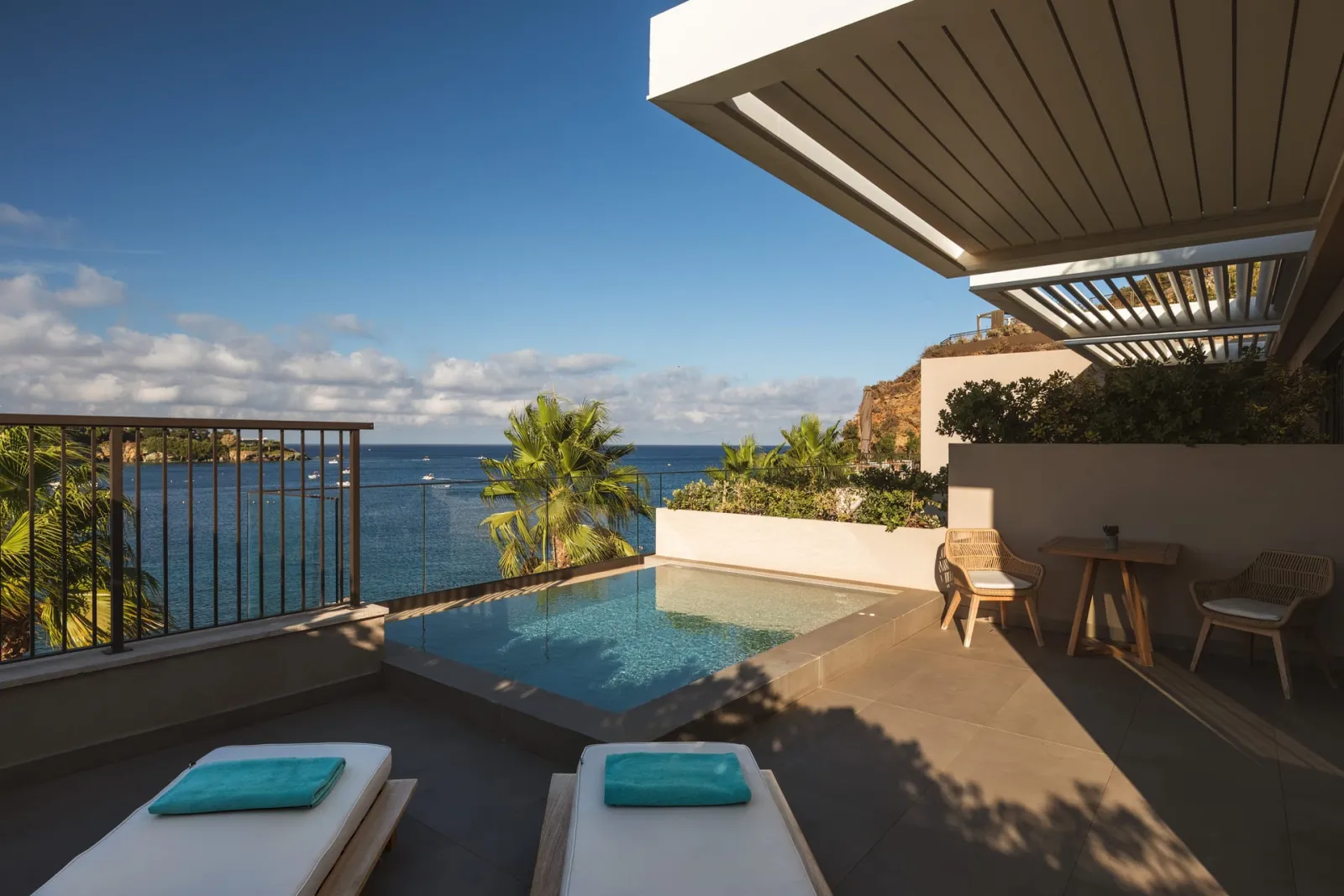 Castello Infinity Suites Adults Only, Ligaria, Grčka — Amber Suite Sea View with Plunge Pool