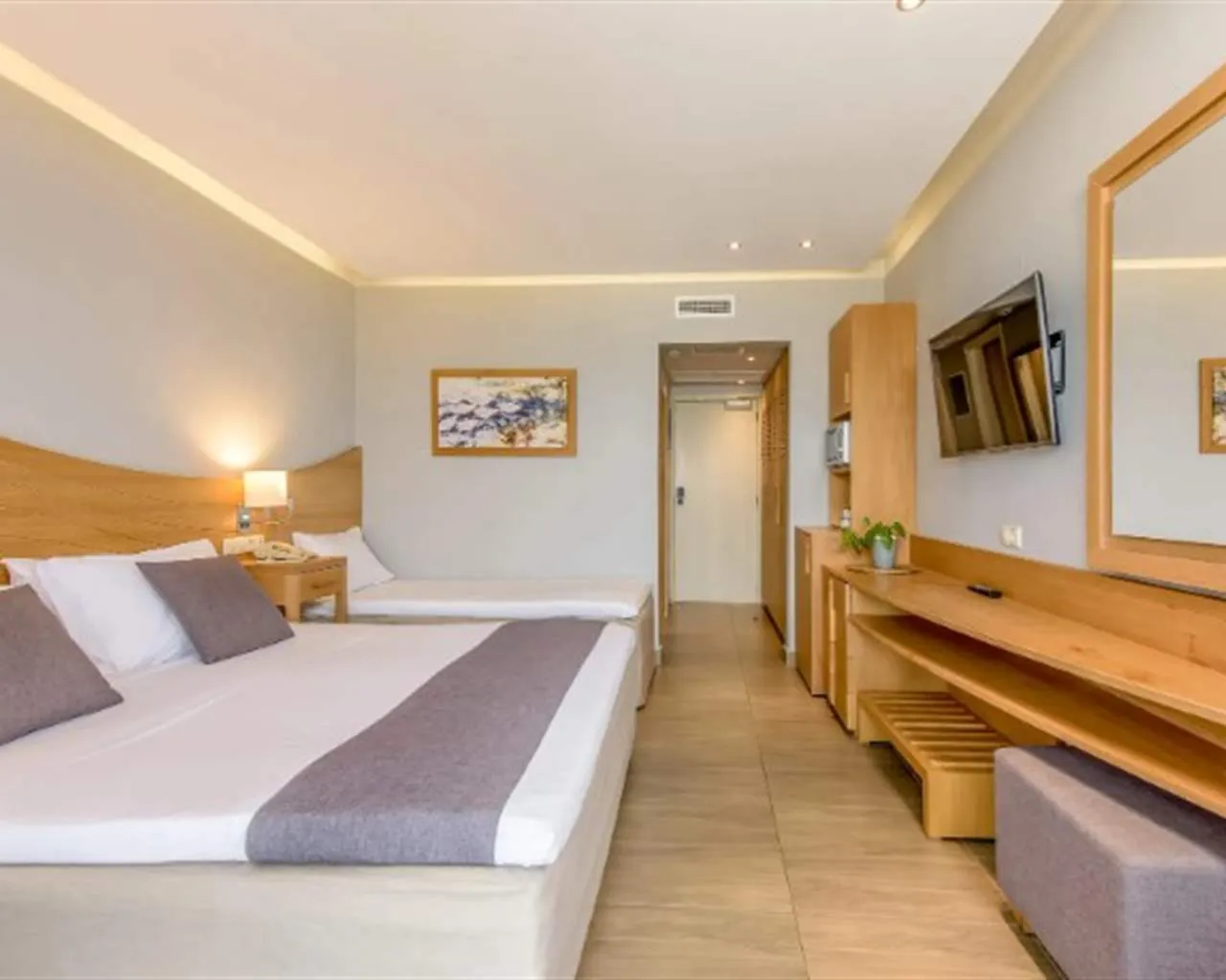 Lyttos Beach Hotel, Guves, Grčka — Double Room Superior Private Pool Land View