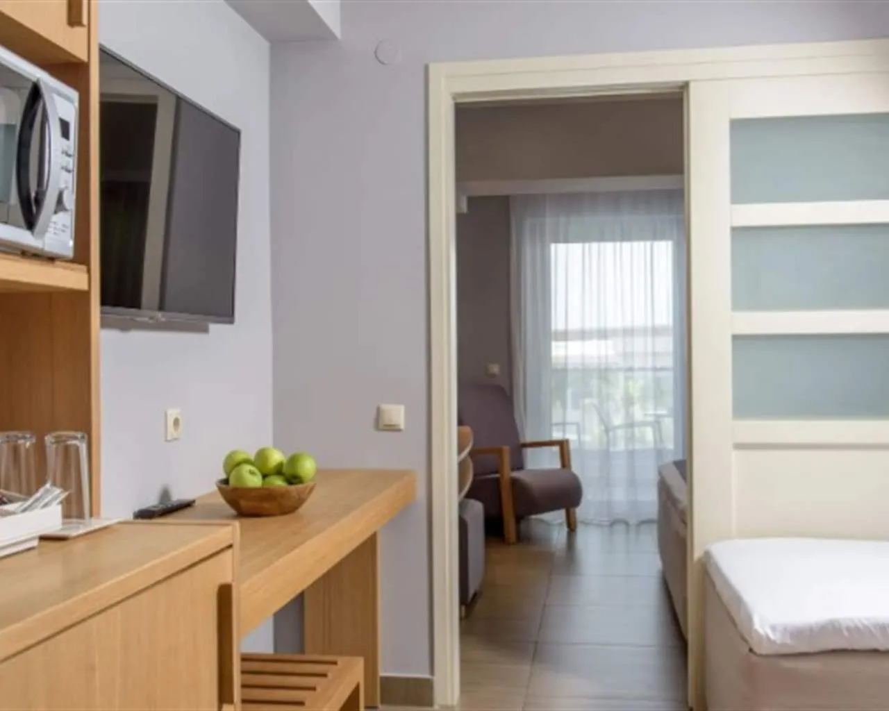 Lyttos Beach Hotel, Guves, Grčka — Family Room Sliding Door Sea View
