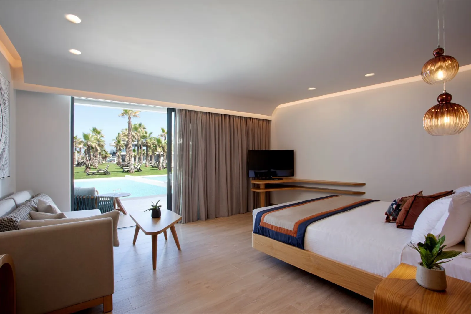 Lyttos Mare, Guves, Grčka — Deluxe Junior Suite Beachfront with Individual Pool