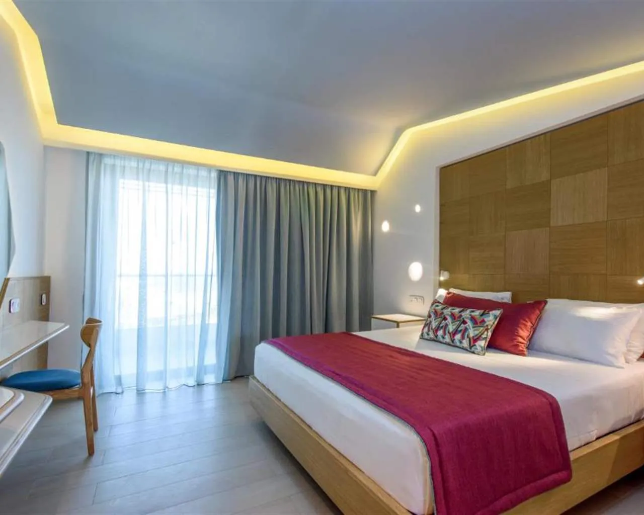 Lyttos Mare, Guves, Grčka — Suite Club Pool or Sea View