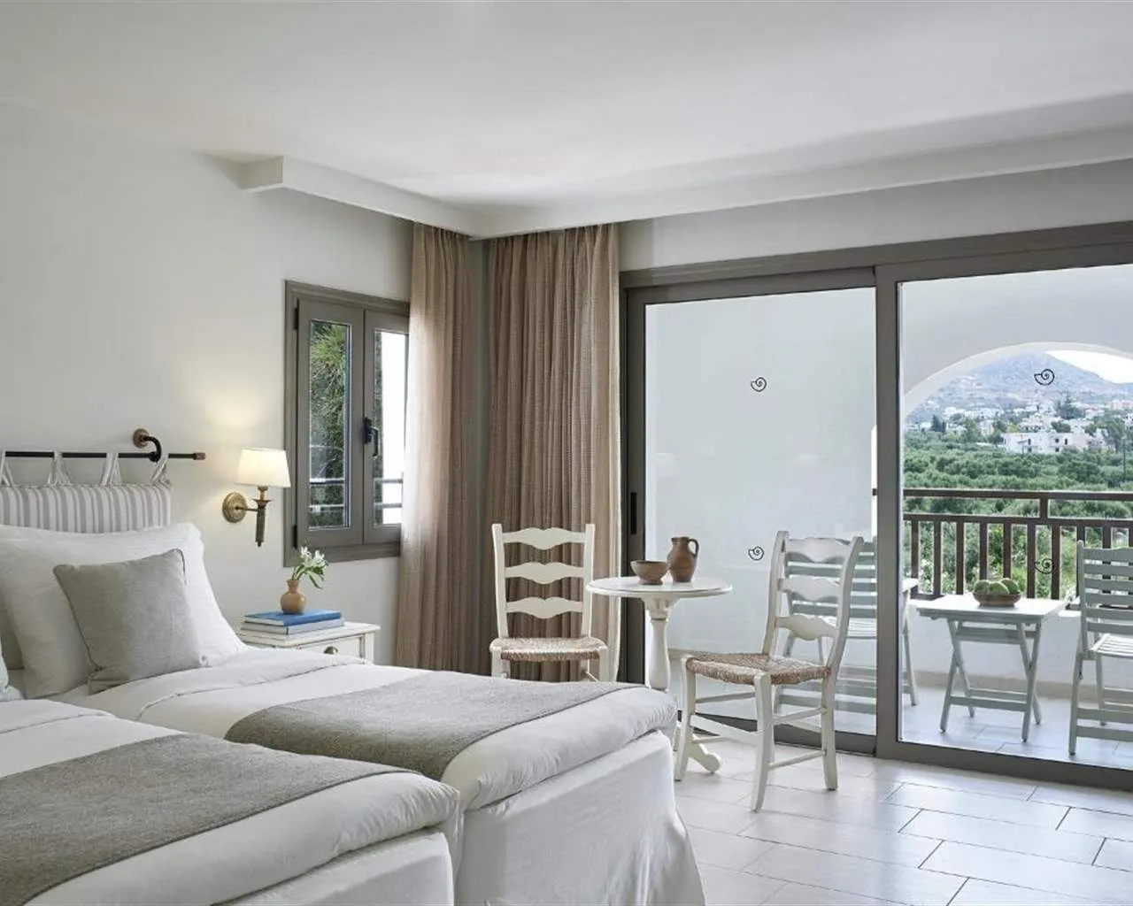Creta Maris Resort, Hersonisos, Grčka — Family Room Open Plan Renovated