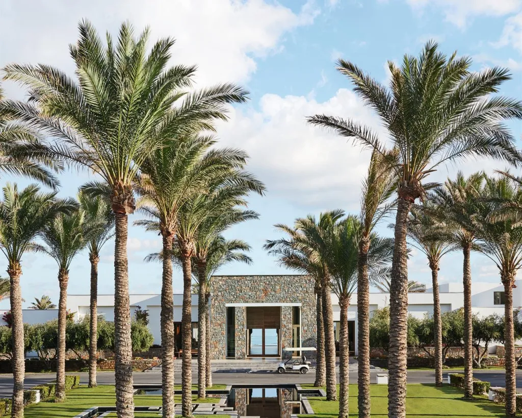 Amirandes a Grecotel Resort to Live, Guves, Grčka — vrt