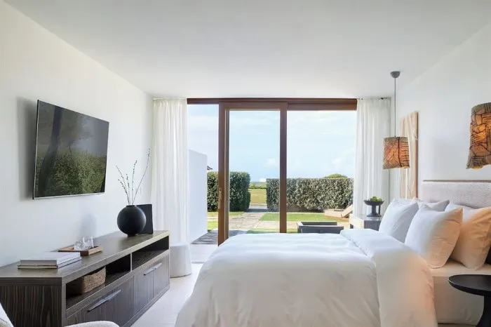 Amirandes a Grecotel Resort to Live, Guves, Grčka — Bungalow Luxury Garden Front Row