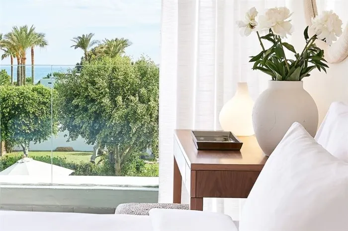 Amirandes a Grecotel Resort to Live, Guves, Grčka — Family Room Luxury Sea View