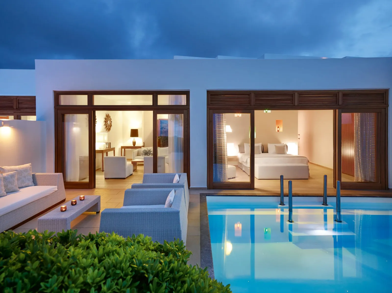 Amirandes a Grecotel Resort to Live, Guves, Grčka — Junior villa waterfront with private pool (one bedroom)